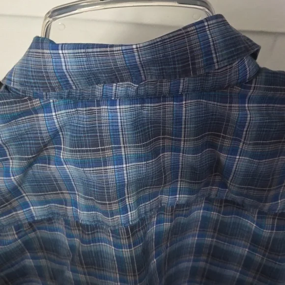 Calvin Klein short sleeve shirt - Picture 9 of 10